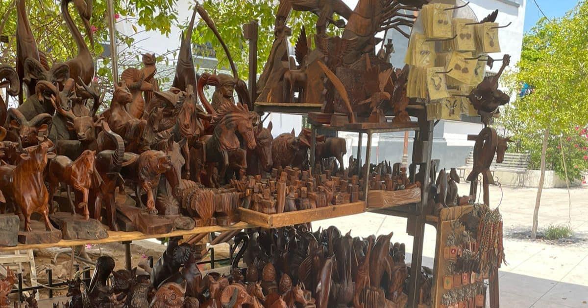 Figuras de palo fierro, una tradición con más de 40 años en Hermosillo