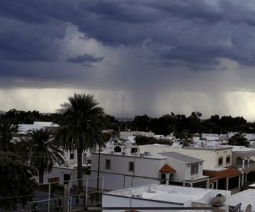 Sonora inicia semana con acumulación de agua en la sierra y granizada al norte