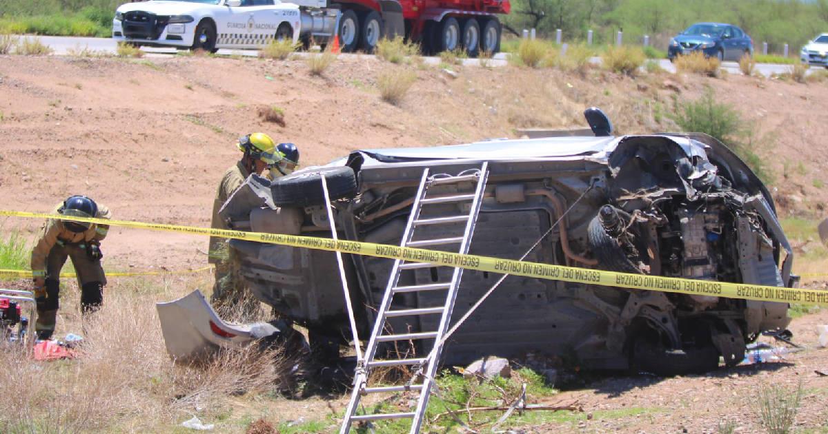 Muere un hombre tras volcarse en carretera Hermosillo-Guaymas