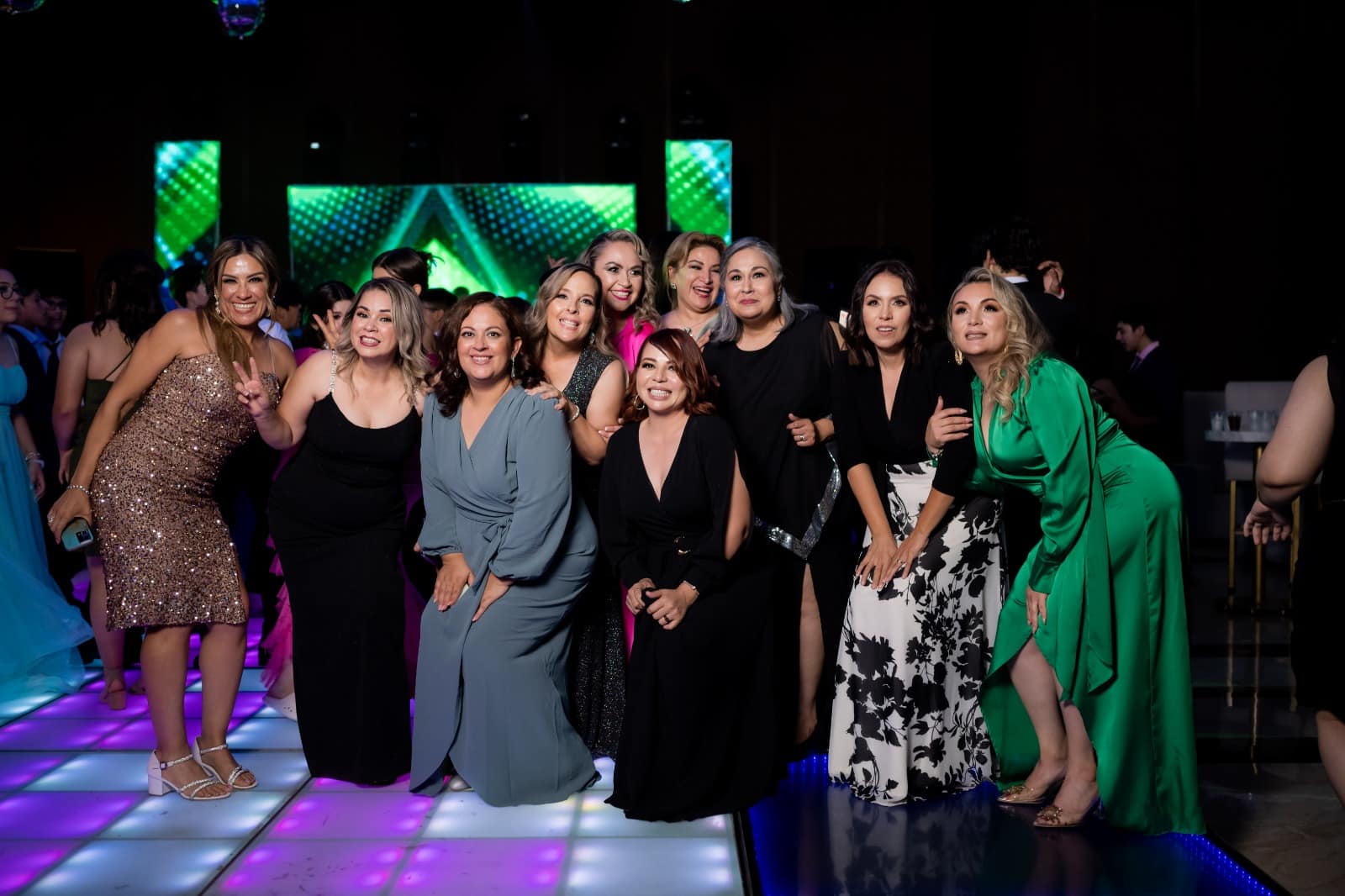 Recién graduados celebran su día