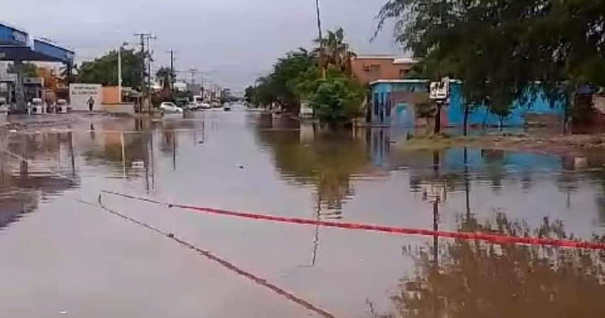 Huracán Hilary deja calles y casas inundadas en Etchojoa y Huatabampo