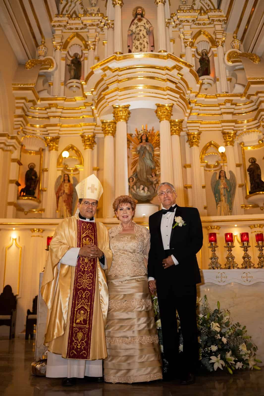 Lupita y Darío celebran 50 años de matrimonio