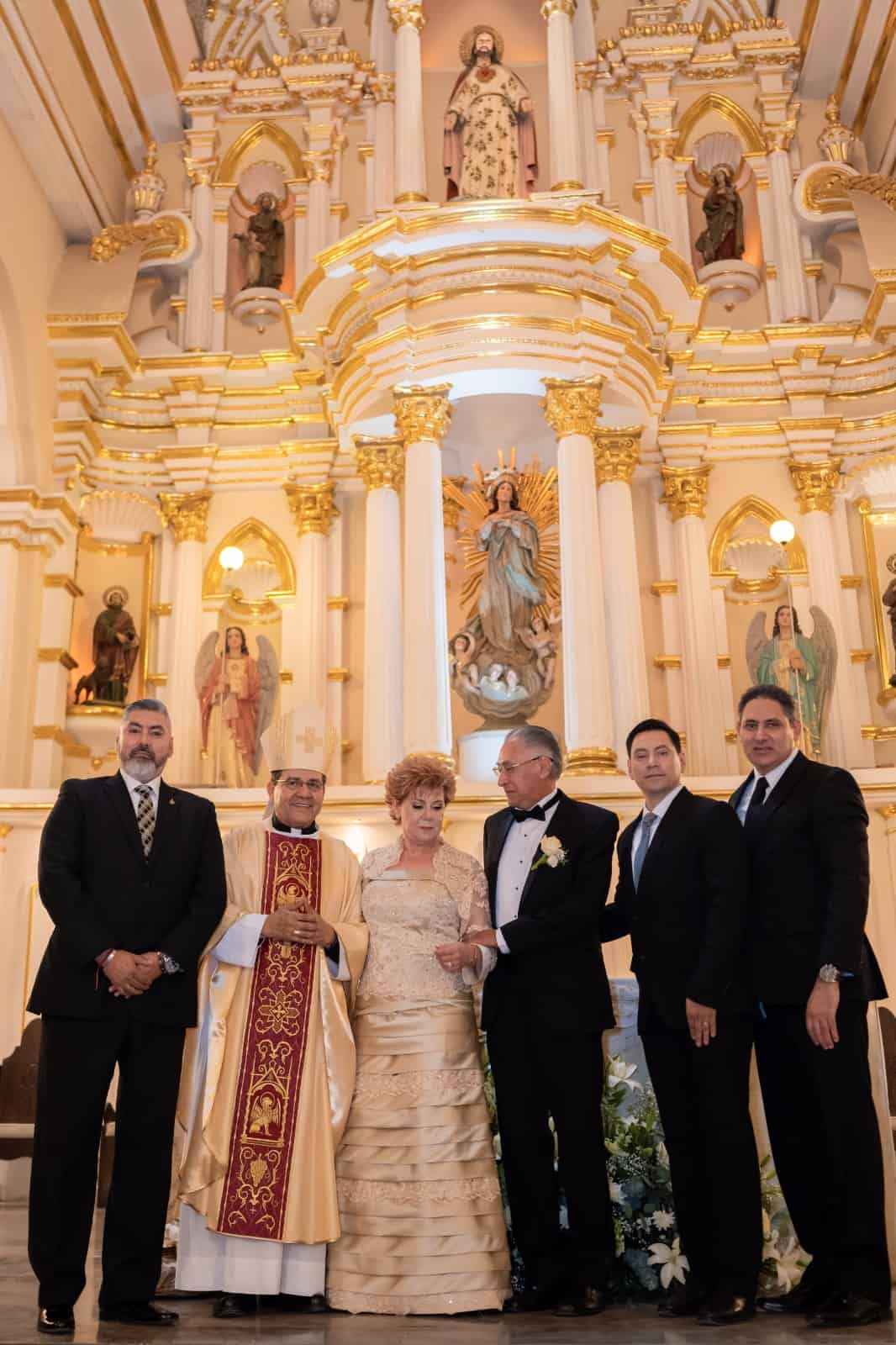 Lupita y Darío celebran 50 años de matrimonio