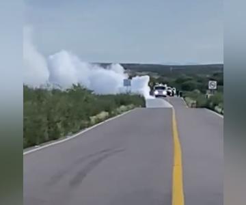 Vuelca camión con ácido sulfúrico en carretera Agua Prieta-Fronteras