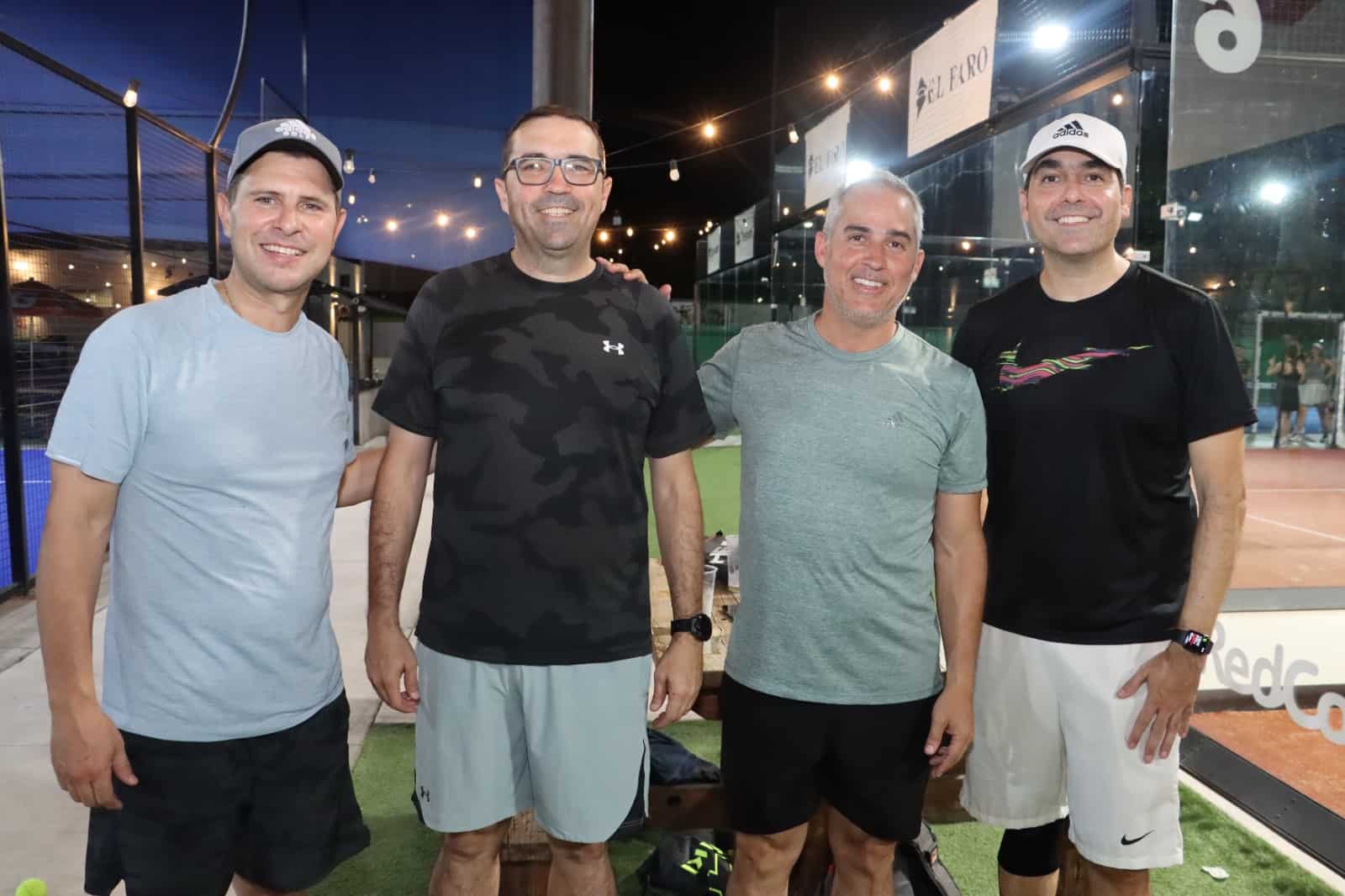 Practican su deporte favorito en DUO Padel Park