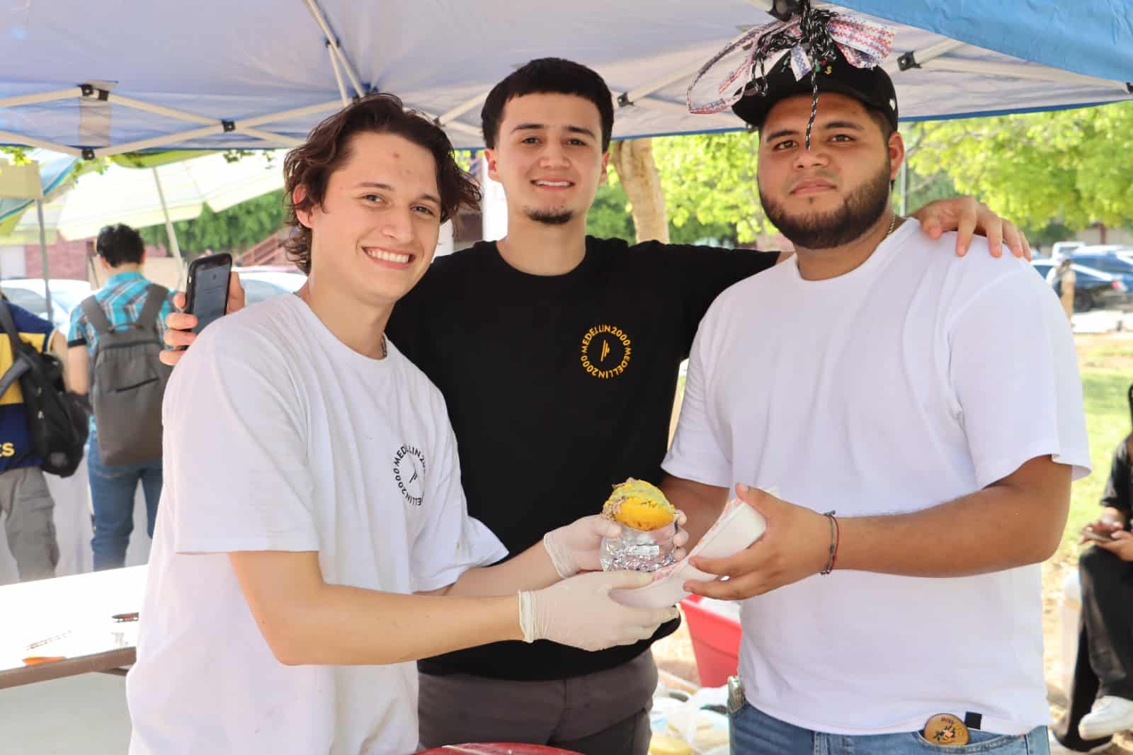 Jóvenes visionarios realizan la Feria del Emprendimiento Universitario