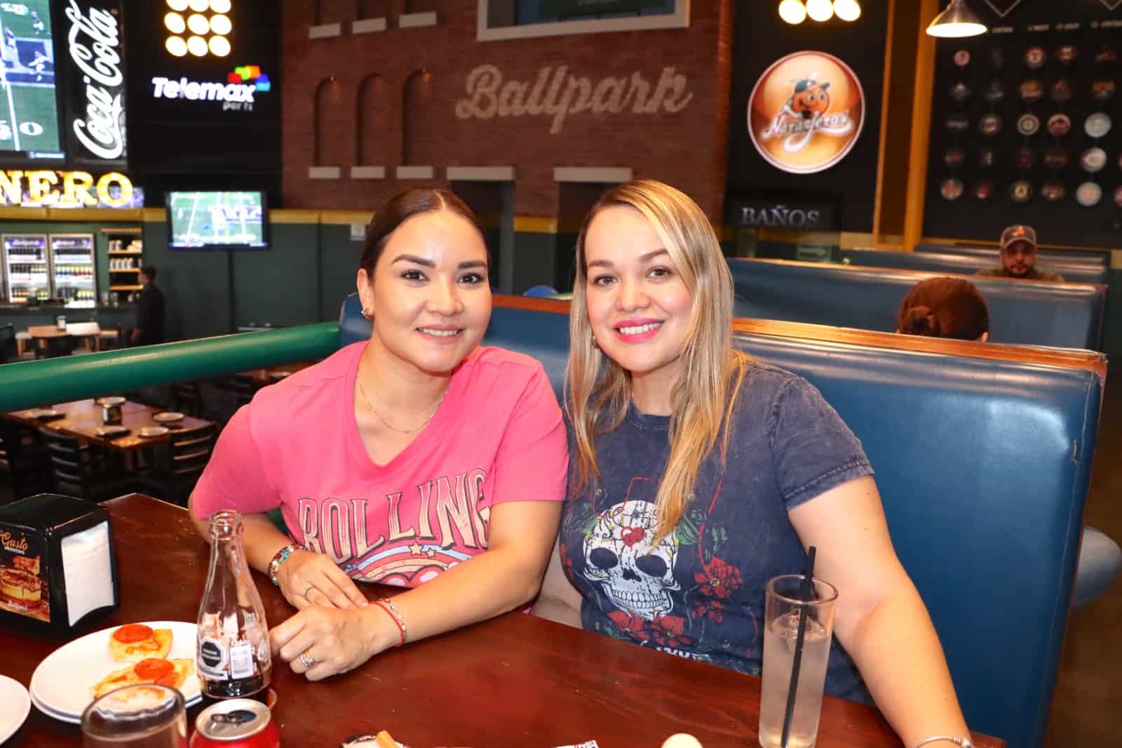 Divertida cena en familia en Ballpark