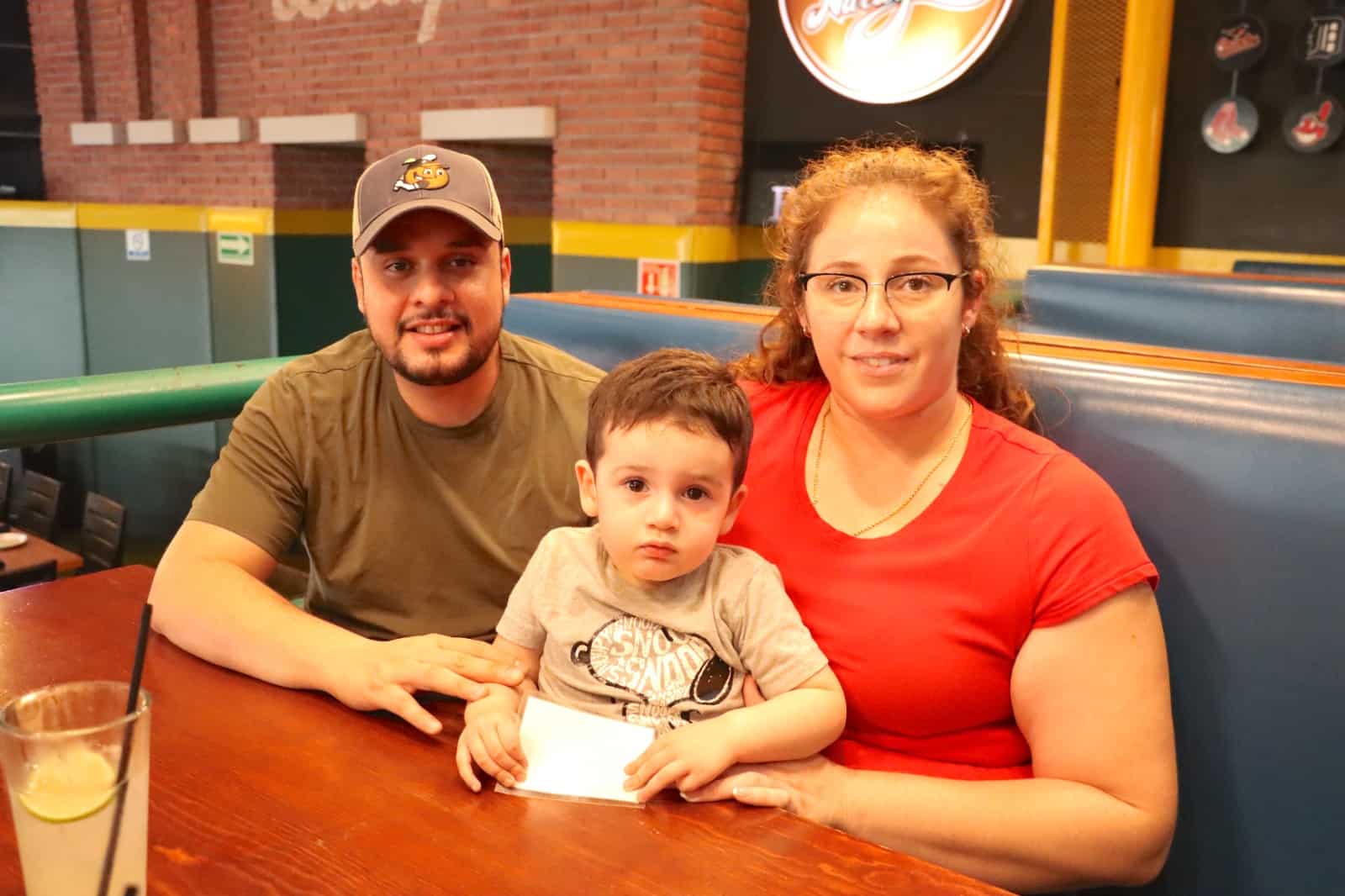 Divertida cena en familia en Ballpark