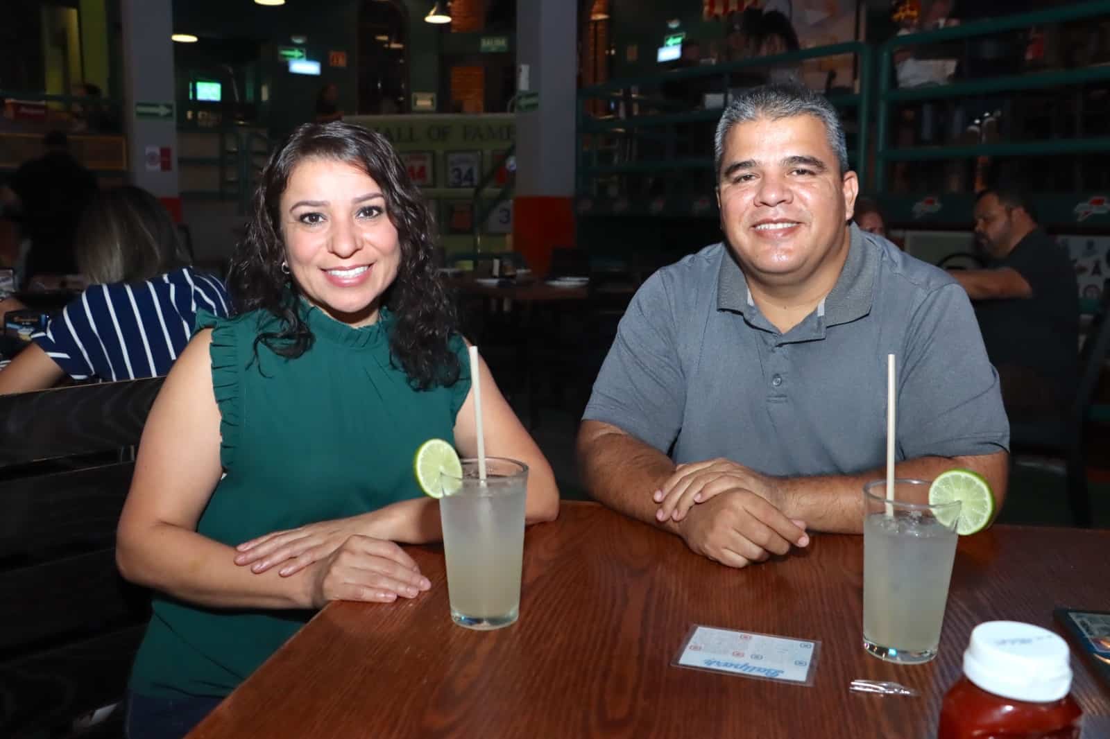 Divertida cena en familia en Ballpark