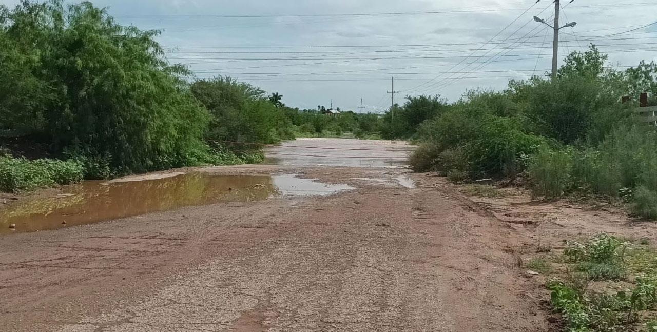 Crece arroyo en San José de Guaymas por lluvias