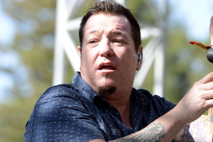 Fallece Steven Harwell, vocalista de la banda Smash Mouth