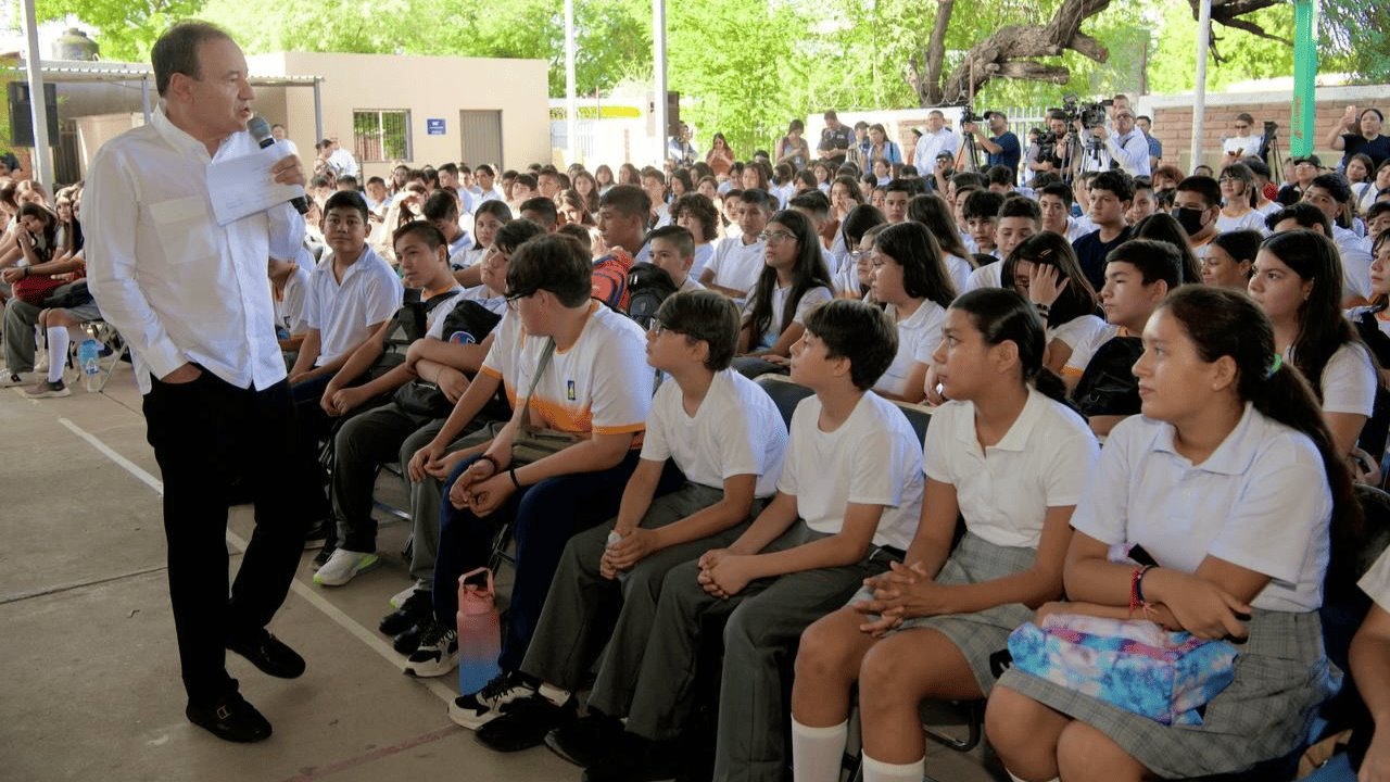 A la baja deserción escolar en Sonora: Alfonso Durazo
