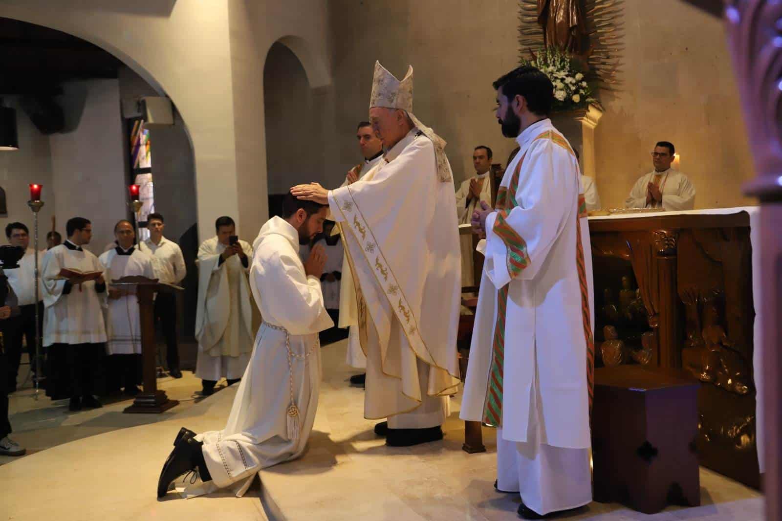 Manuel Alejandro Mora Palencia celebra su ordenación diaconal