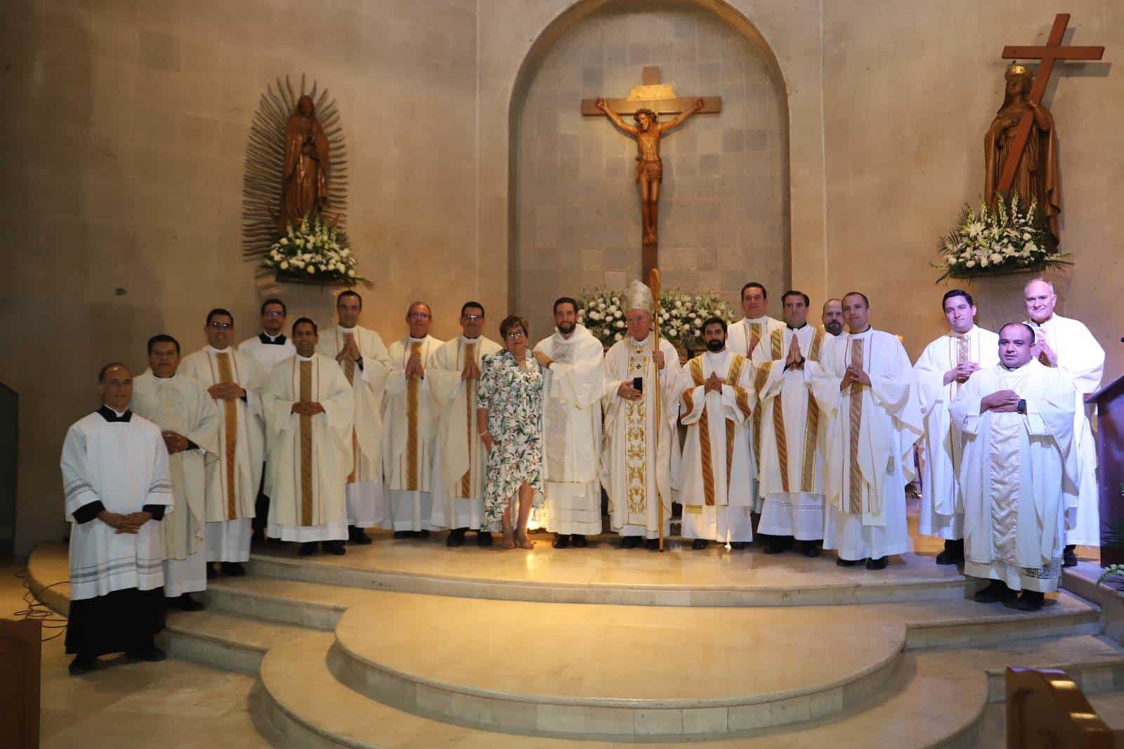 Manuel Alejandro Mora Palencia celebra su ordenación diaconal