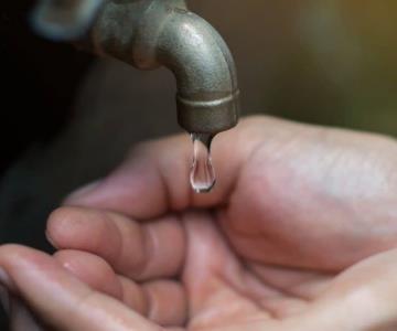 Trabajos de constructora deja sin servicio de agua potable a usuarios
