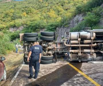 Un lesionado tras volcadura en la carretera Moctezuma-Mazocahui