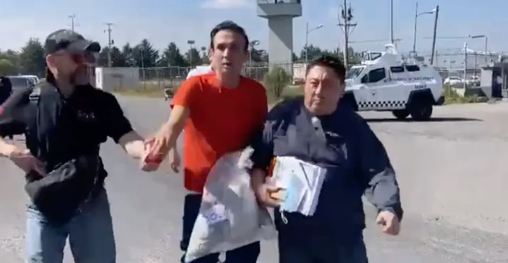 El exfiscal Uriel Carmona sale de prisión