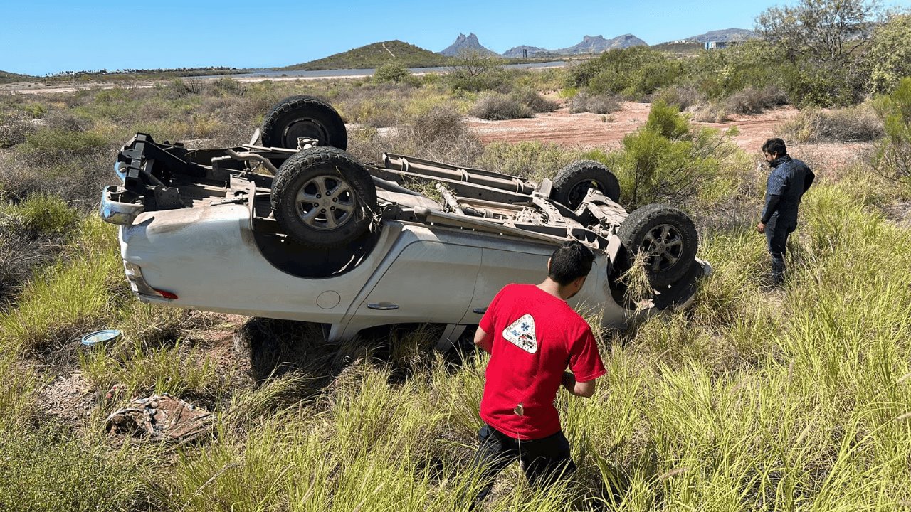 Conductor resulta lesionado tras volcamiento en San Carlos