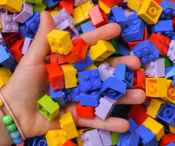 Buscan introducir LEGO como recurso lúdico en las aulas