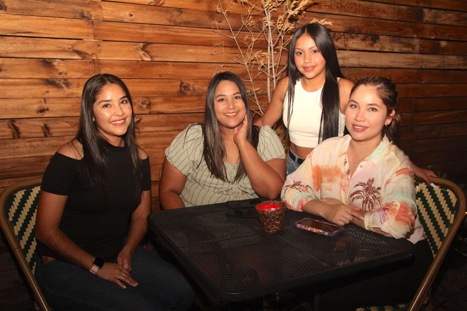 Agradable tarde con amigos En Casa Garmendia, Café y Churrería