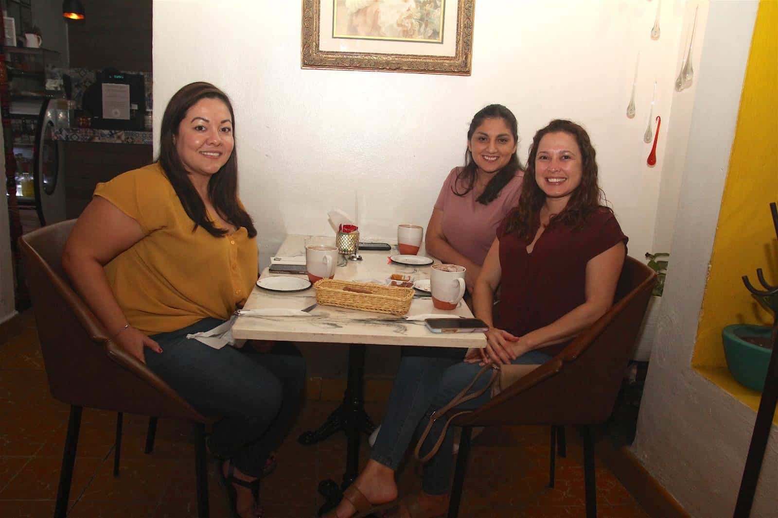 Agradable tarde con amigos En Casa Garmendia, Café y Churrería