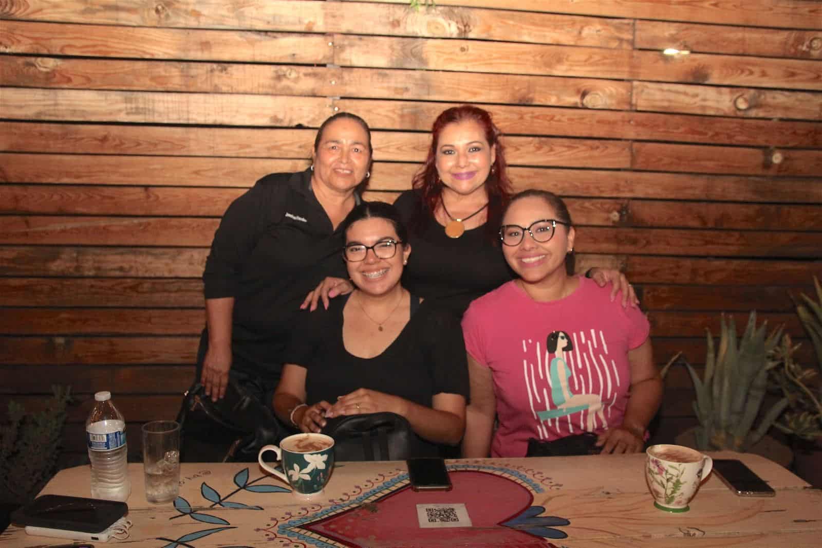 Agradable tarde con amigos En Casa Garmendia, Café y Churrería