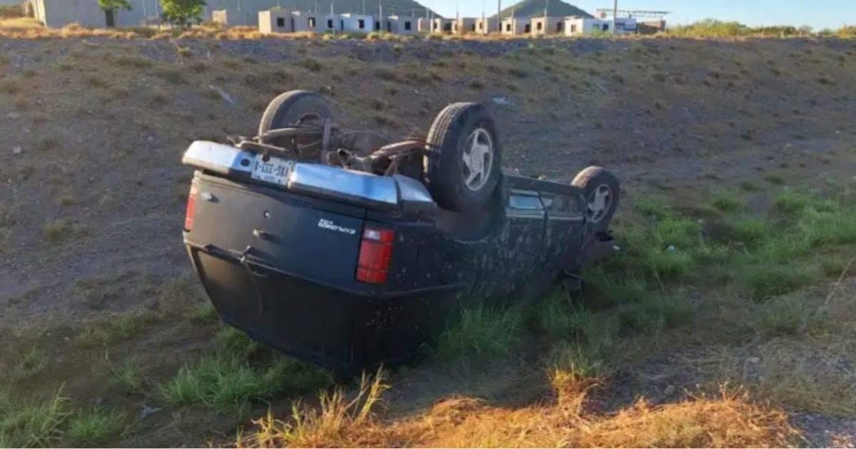 Vuelca automóvil en carretera de Guaymas; hay un lesionado
