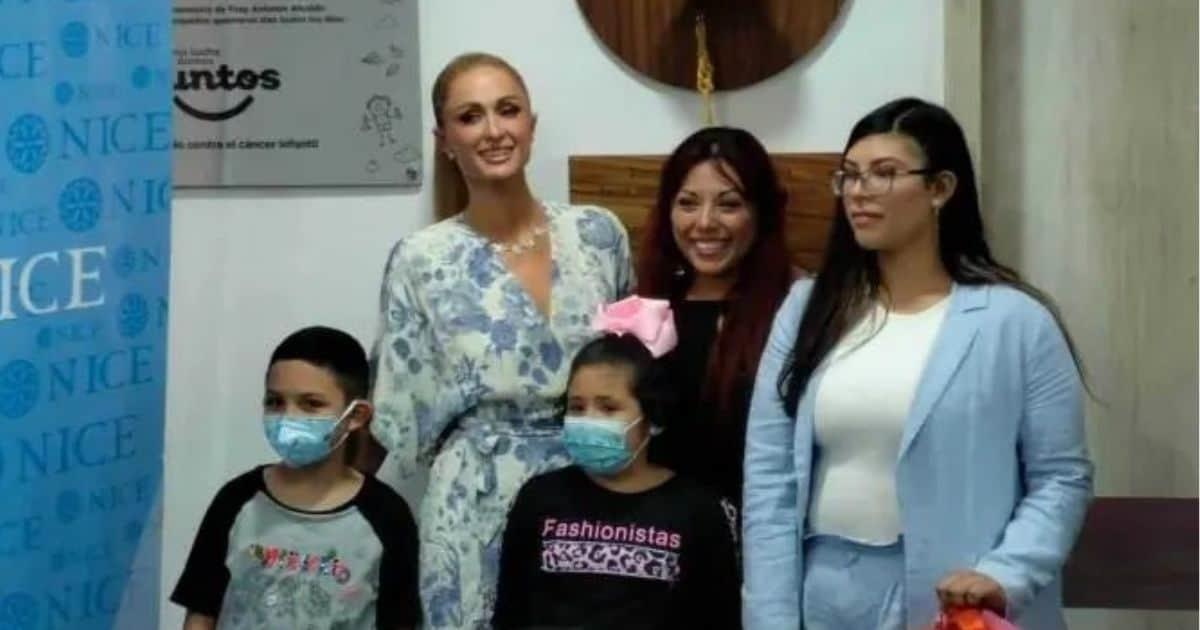 Paris Hilton da conmovedora visita a niños con cáncer en Guadalajara