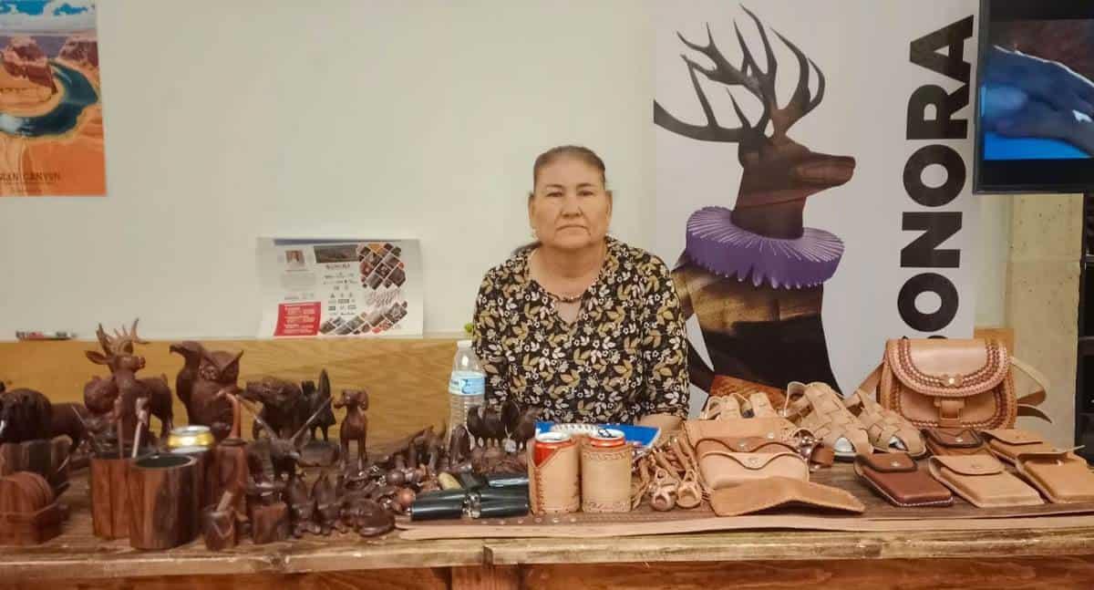 De Navojoa para el mundo: Lourdes presume artesanías en Festival Cervantino