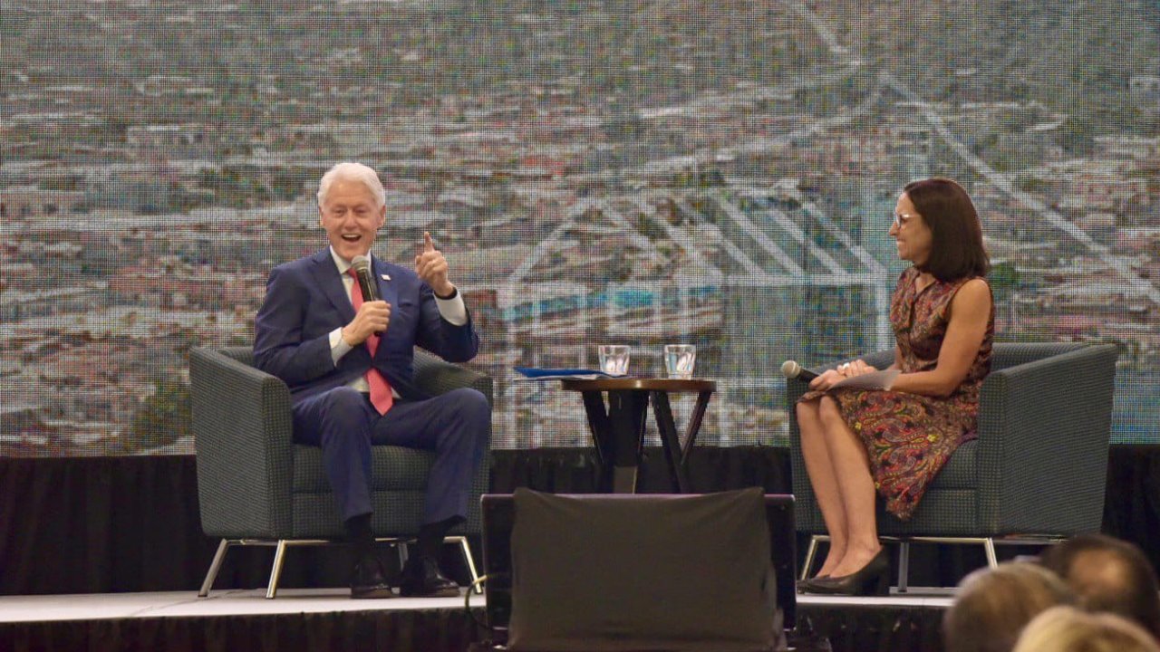 Bill Clinton reconoce uso de energías limpias en el Gobierno de Hermosillo