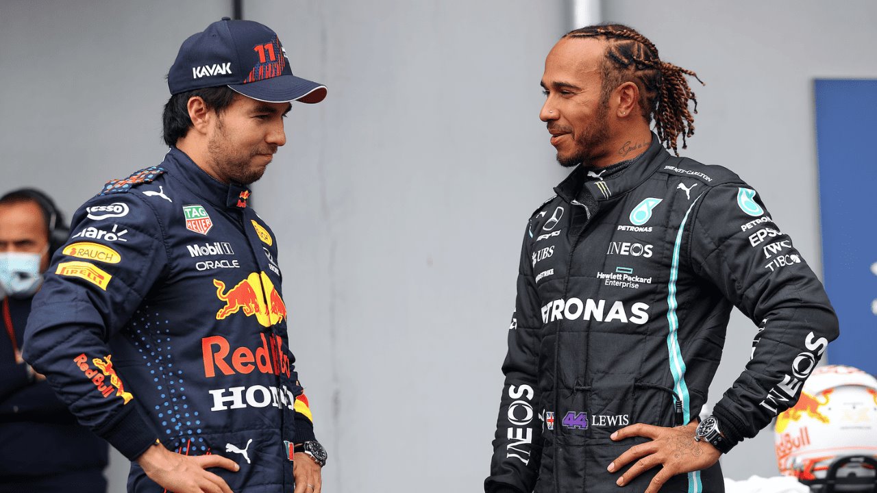 En Red Bull hay gente que afecta y no apoya a Checo, señala Hamilton