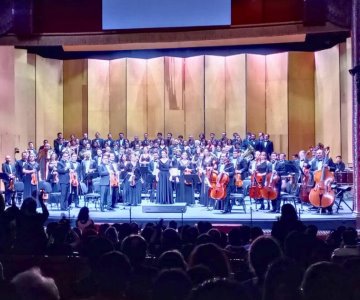 Orquesta Filarmónica de Sonora engalana el Teatro Juárez en el Cervantino