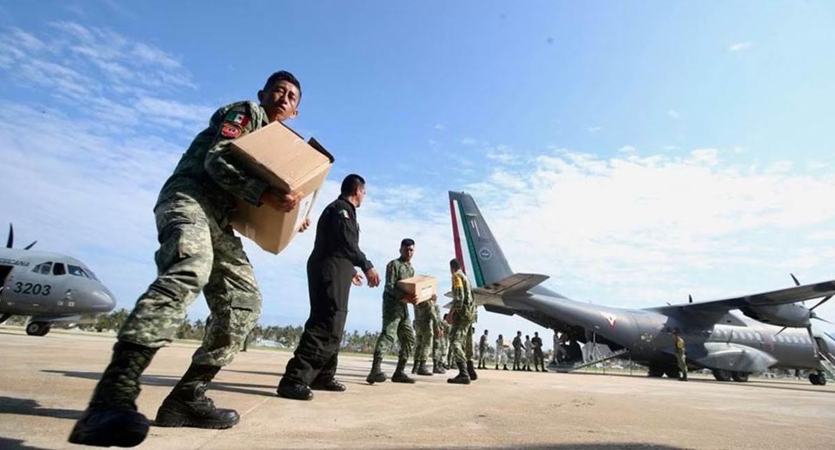 Sedena activa puente aéreo para traslado de víveres para Acapulco