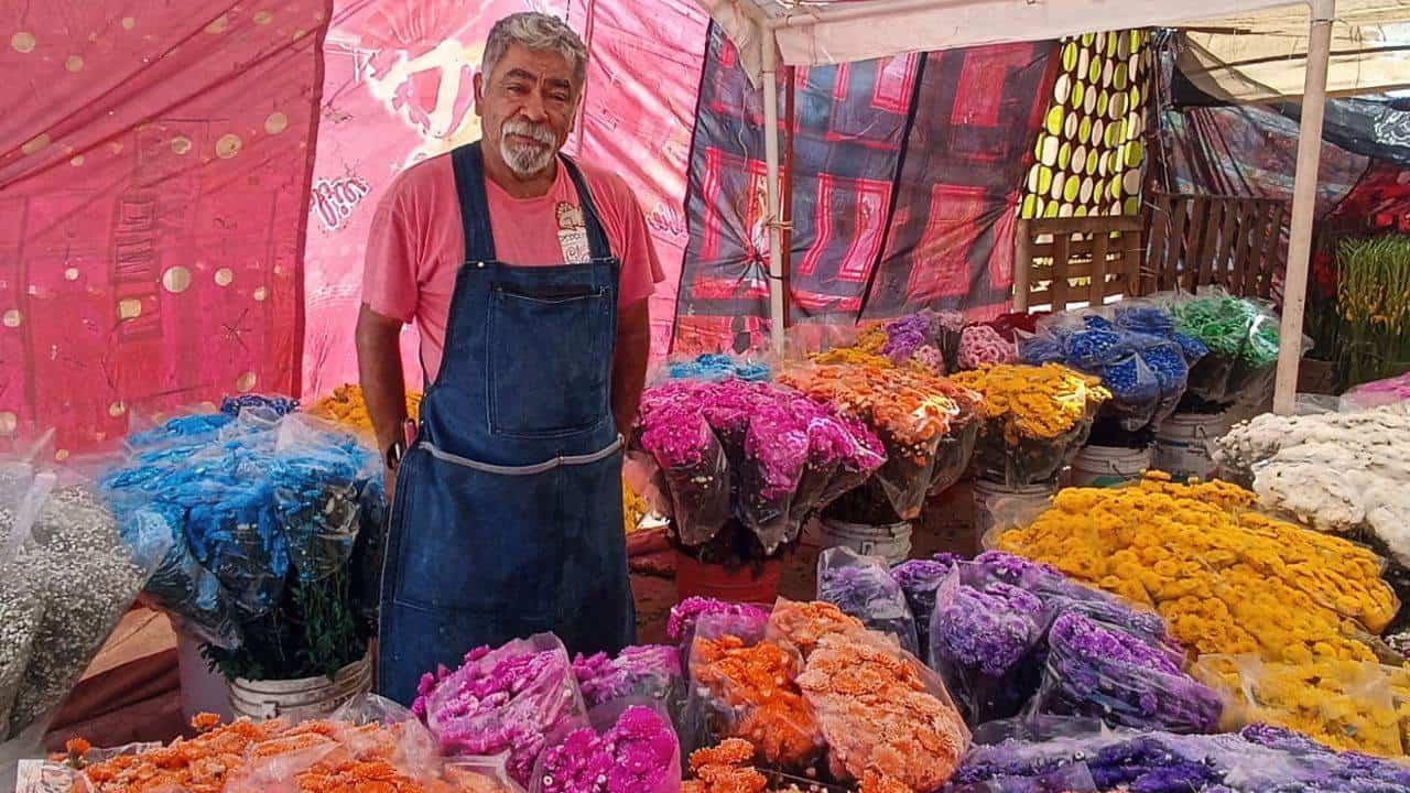 Llegan las flores al Mercado de Abasto de Navojoa