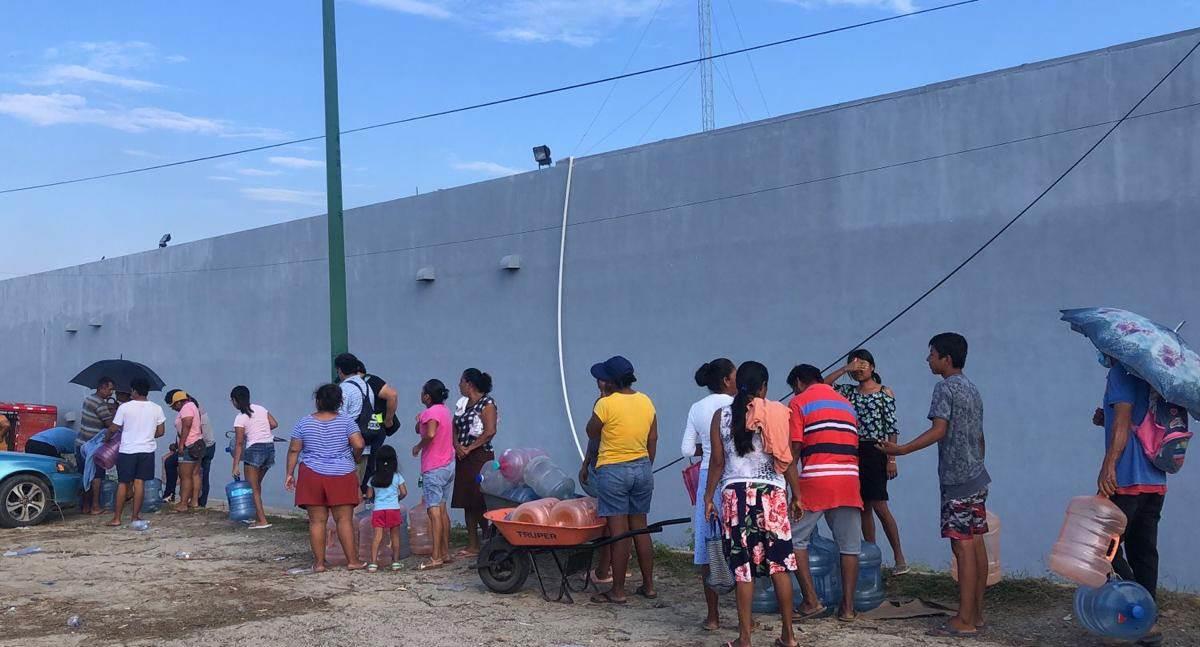 Desesperación en Acapulco: residentes luchan por obtener agua