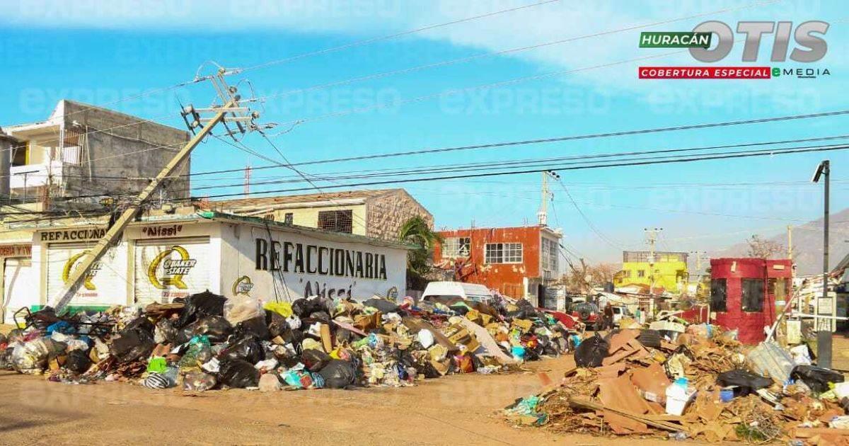 Calles de Acapulco se llenan de basura; continúan trabajos de limpieza