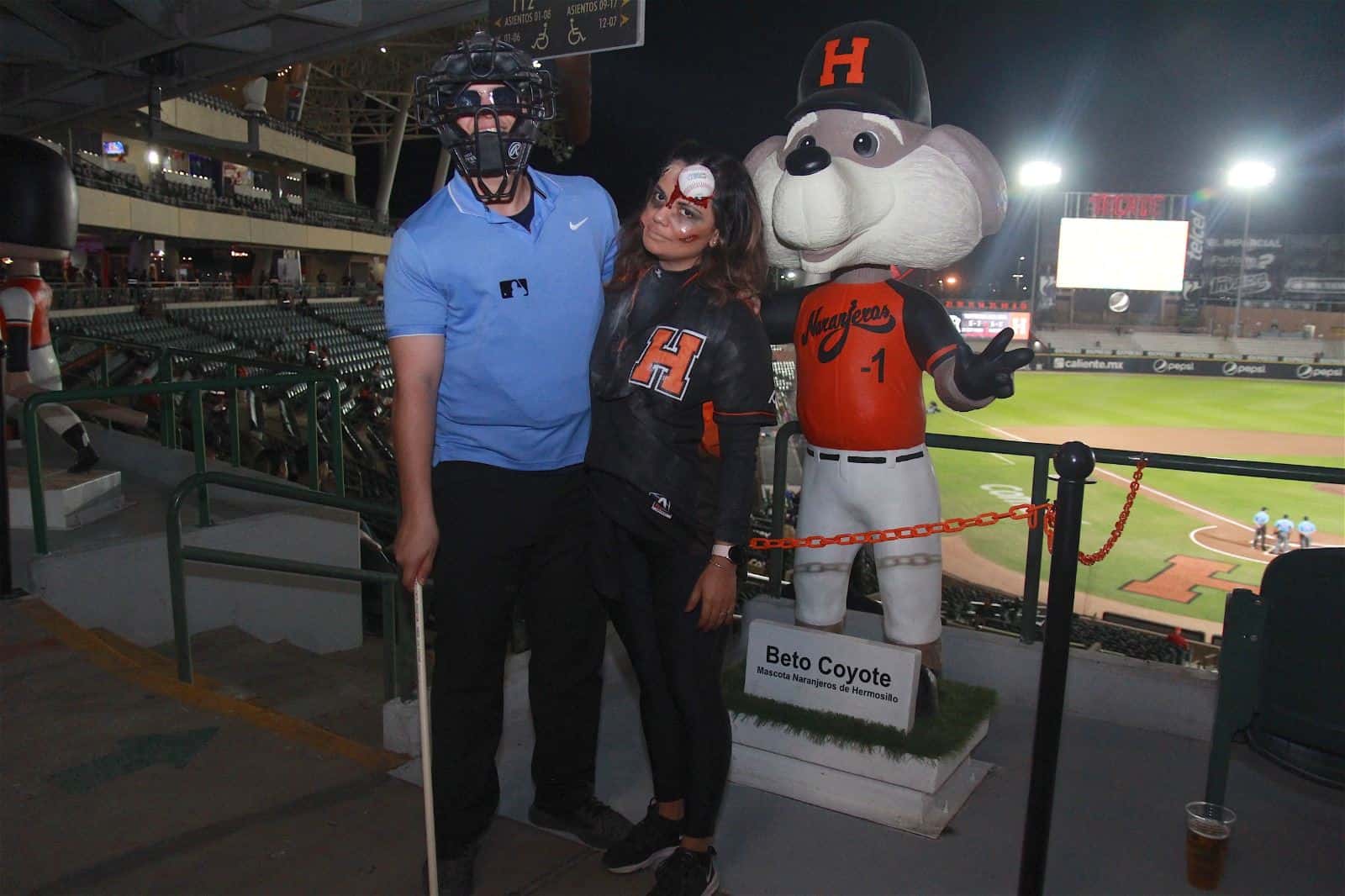 Noche de Halloween en el Estadio Fernando Valenzuela