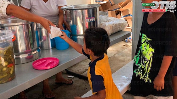 Escuelas de Acapulco se convierten en comedores comunitarios