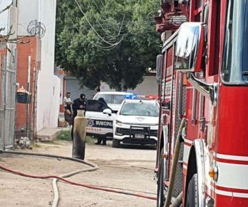 Fuga en tambo de gas provoca incendio de un automóvil en colonia San Luis