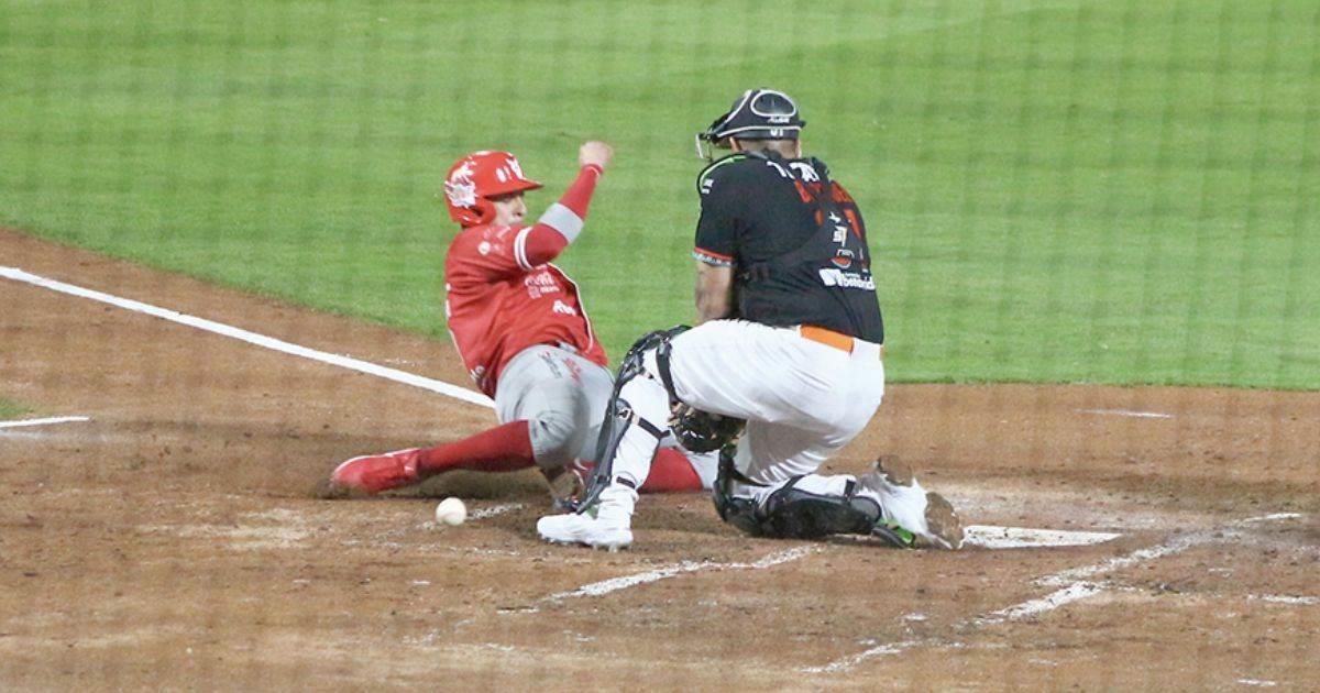 Naranjeros sufren contra los Venados; pierden primero de la serie