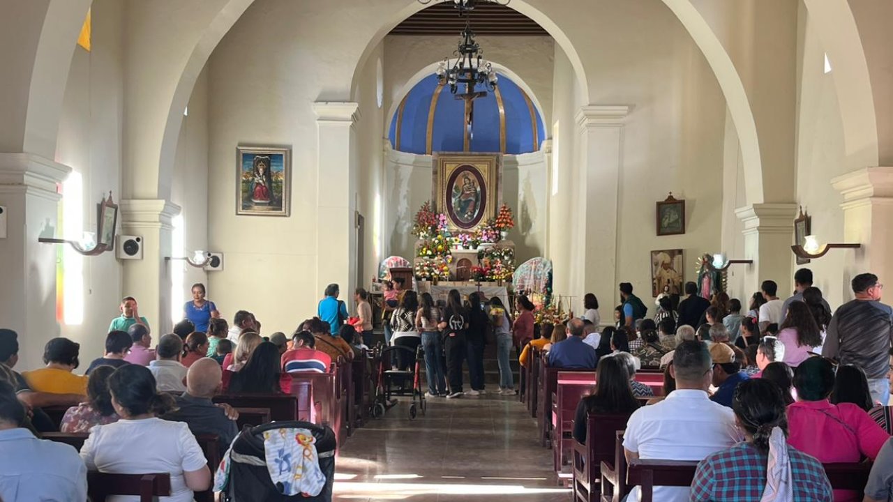 Salen primeros peregrinos a la iglesia de la Virgen de Valvanera