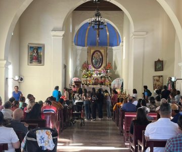 Salen primeros peregrinos a la iglesia de la Virgen de Valvanera
