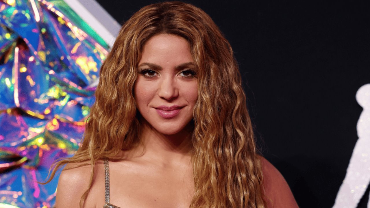 Shakira adelanta colaboración con Grupo Frontera