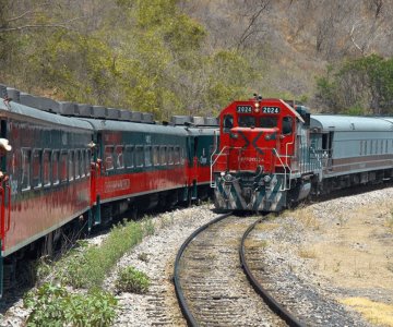 López Obrador publica decreto para operación de trenes de pasajeros