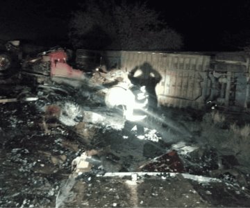 Choque de tráilers deja dos lesionados en la carretera Hermosillo-Guaymas