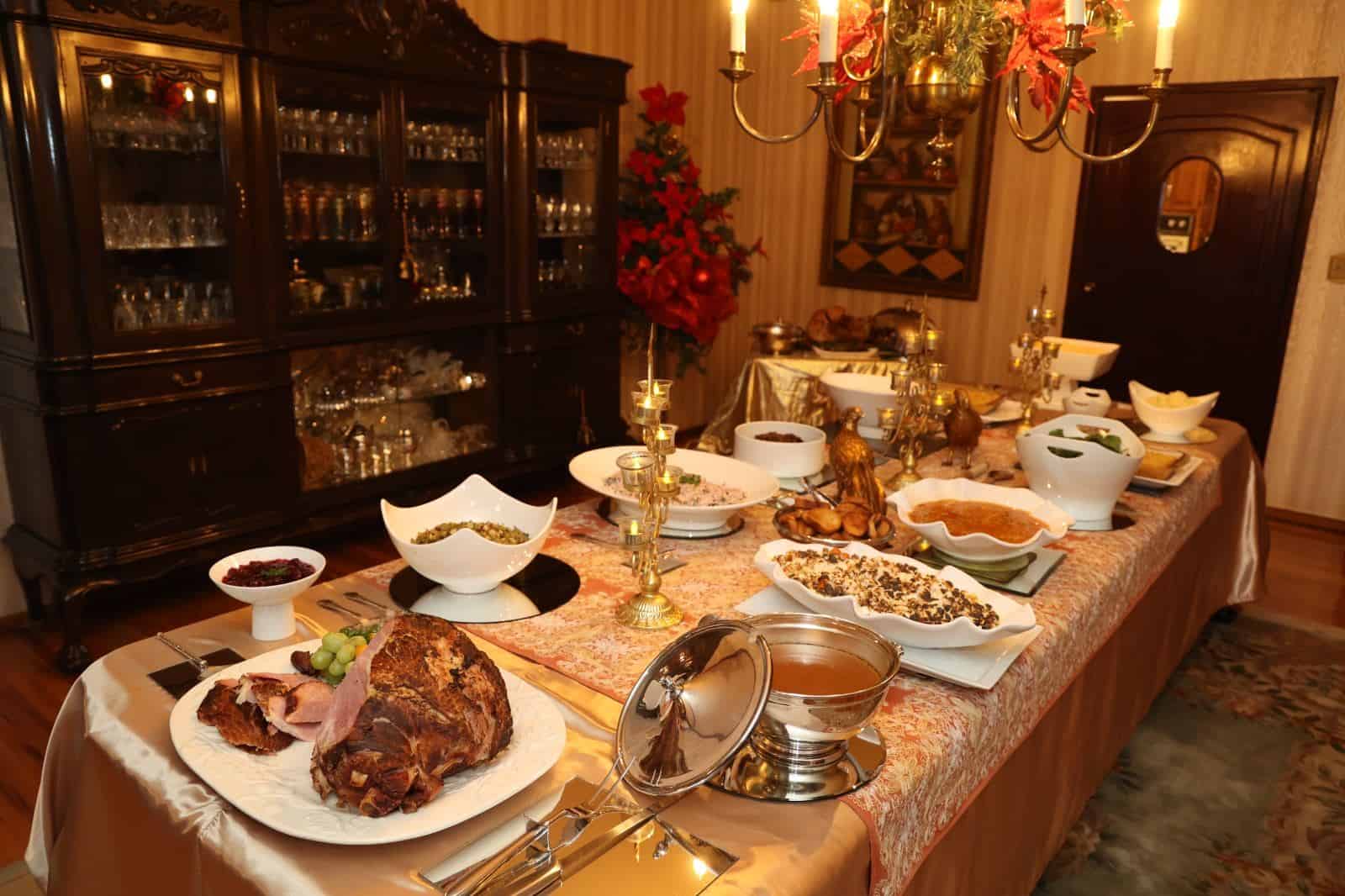 Cena de Acción de Gracias celebran en familia