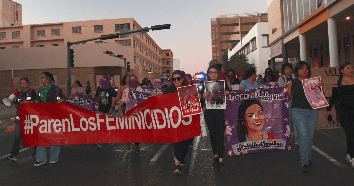 Mujeres de Hermosillo marchan en conmemoración del 25N