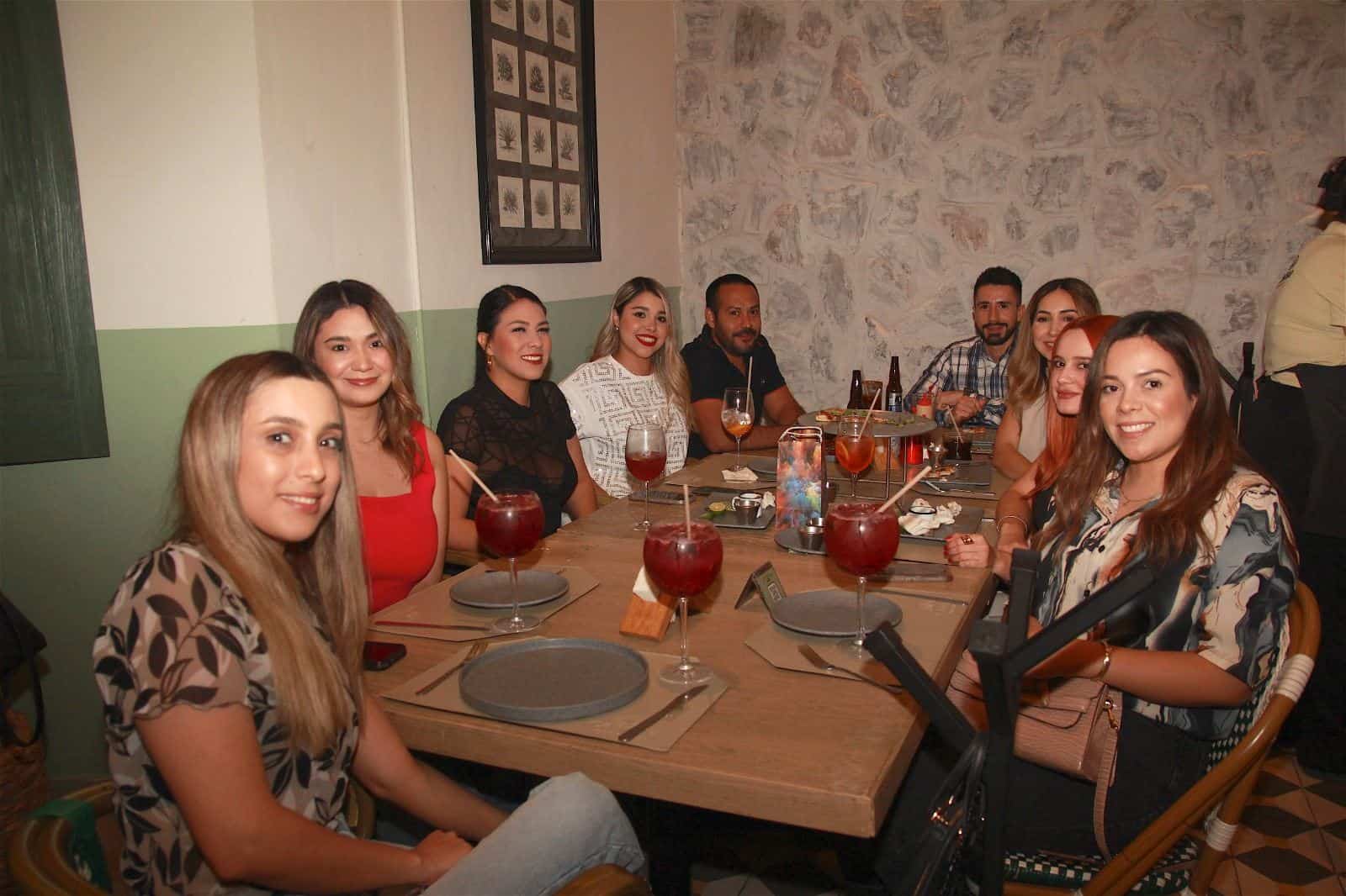 Comparten exquisita cena en Casona Obregón 55