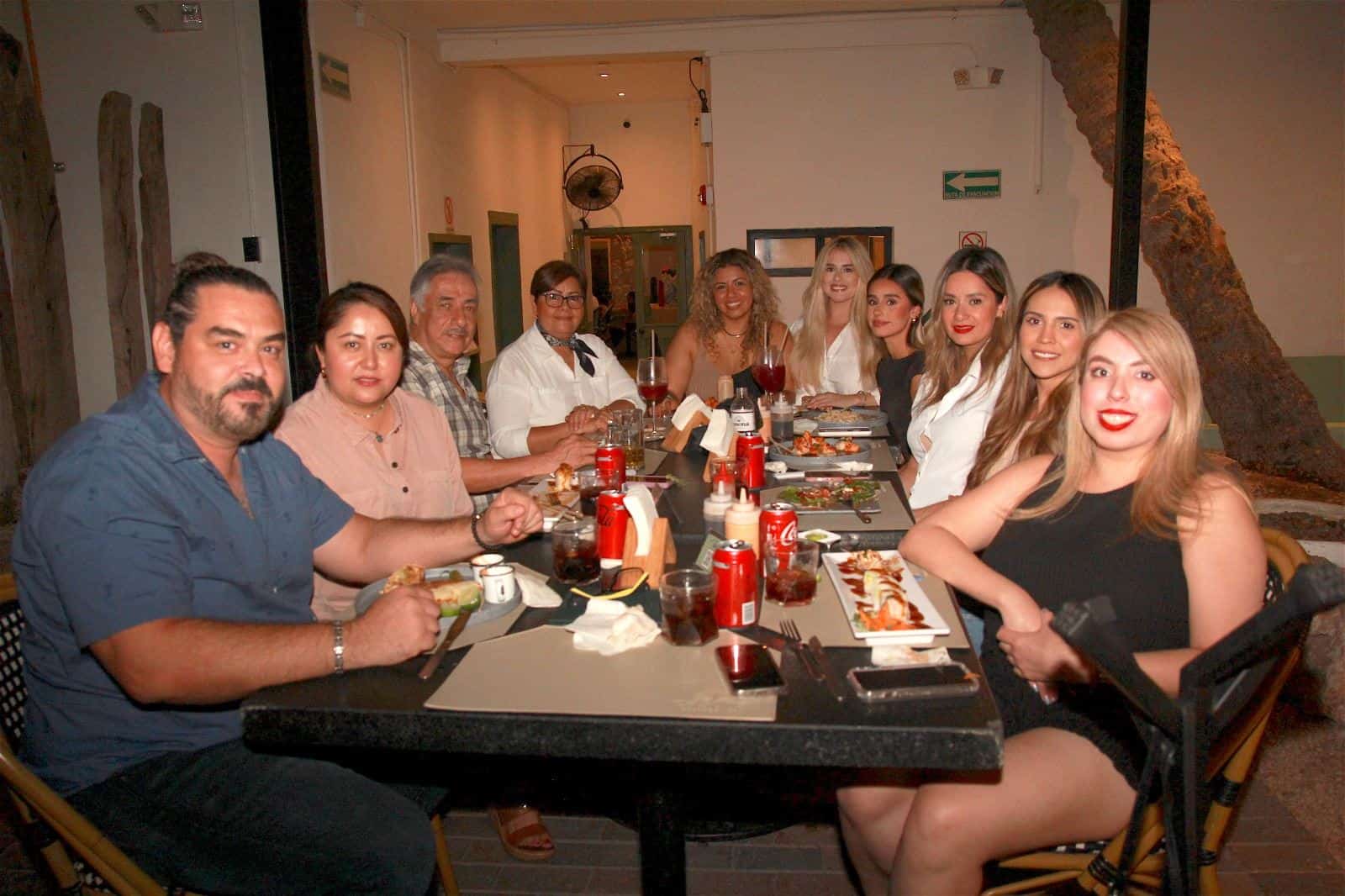 Comparten exquisita cena en Casona Obregón 55
