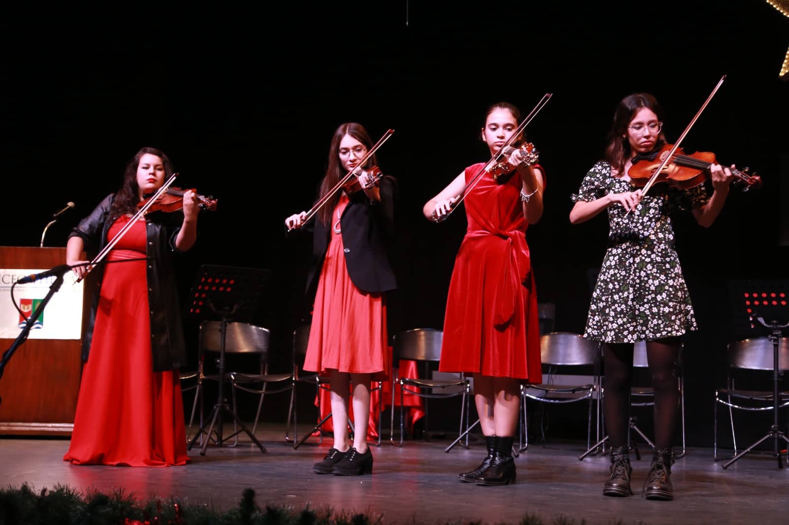 Recital Navideño Thezia Noche de música y alegría